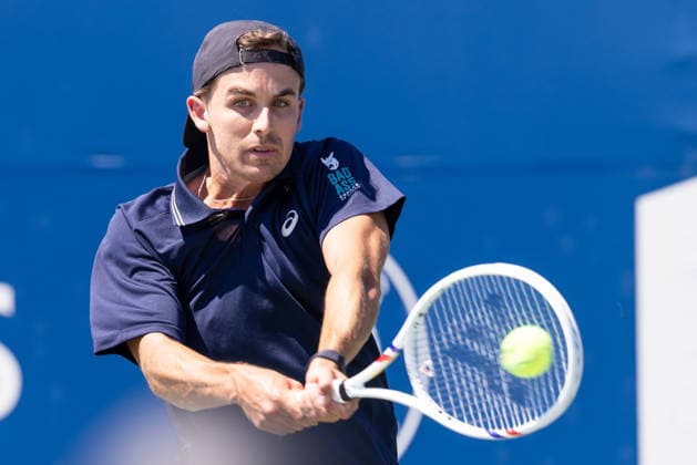 August 5, 2026, Montreal, Quebec, Canada: ZACHARY SVAJDA from USA backhand in match againstArthur Fils (18) from France in second round at Canadian Open at IGA stadium in Montreal, Quebec, Canada on 2026-08-05 Montreal Canada - ZUMAl189 20260805_zsp_l189_061 Copyright: xYannickxLegarex