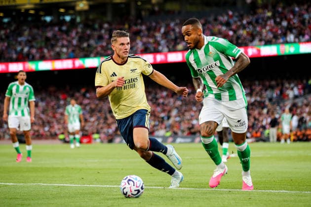 Preseason Friendly, Aviva Stadium, Dublin 5 8 2026 Arsenal vs Real Betis Arsenal™s Victor Gyokeres in action with Betis™ Natan Victor Gyokeres in action with Natan 5 8 2026  Copyright: xx GH1_9990