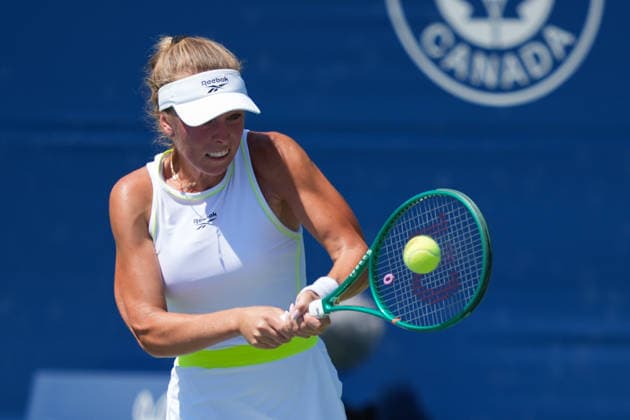 WTA, Tennis Damen Masters 1000 National Bank Open Toronto 2026 - Round of 64 - Day 5 Magdalena FrÄ™ch of Poland plays a backhand during the Women™s Singles round of 64 match against Jessica Pegula of United States on day 5 of the WTA Masters 1000 National Bank Open at Sobeys Stadium on August 5, 2026, in Toronto, Canada. (Photo by Leonardo Ramirez Eyepix Group) Copyright: xLeonardoxRamirezx xEyepixxGroupx LR_04082026_08440