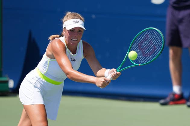 WTA, Tennis Damen Masters 1000 National Bank Open Toronto 2026 - Round of 64 - Day 5 Magdalena FrÄ™ch of Poland lunges to play a backhand during the Women™s Singles round of 64 match against Jessica Pegula of United States on day 5 of the WTA Masters 1000 National Bank Open at Sobeys Stadium on August 5, 2026, in Toronto, Canada. (Photo by Leonardo Ramirez Eyepix Group) Copyright: xLeonardoxRamirezx xEyepixxGroupx LR_04082026_08446