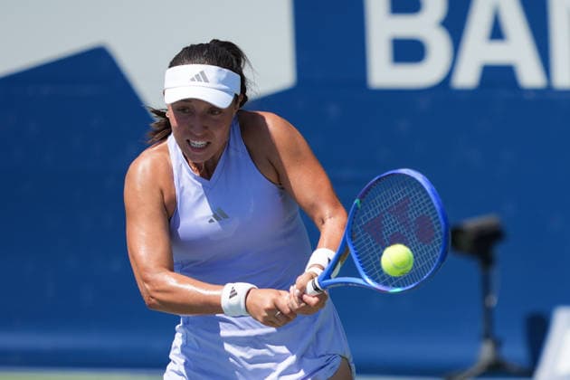 WTA, Tennis Damen Masters 1000 National Bank Open Toronto 2026 - Round of 64 - Day 5 Jessica Pegula of United States plays a backhand during the Women™s Singles round of 64 match against Magdalena FrÄ™ch of POland on day 5 of the WTA Masters 1000 National Bank Open at Sobeys Stadium on August 5, 2026, in Toronto, Canada. (Photo by Leonardo Ramirez Eyepix Group) Copyright: xLeonardoxRamirezx xEyepixxGroupx LR_04082026_08449