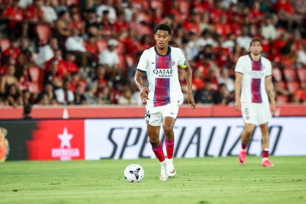 Senny Mayulu (PSG Paris Saint-Germain) controls the ball during the during the pre-season friendly match between RCD Mallorca and Paris Saint-Germain at Estadi Son Moix on August 5, 2026 in Palma de Mallorca, Spain. (Photo by Xavi Bonilla DeFodi Images) - *** Senny Mayulu of PSG (Paris Saint-Germain) controls the ball during the preseason friendly match between RCD Mallorca and Paris Saint-Germain at Estadi Son Moix on August 5, 2026, in Palma de Mallorca, Spain. Photo by Xavi Bonilla, DeFodi Images