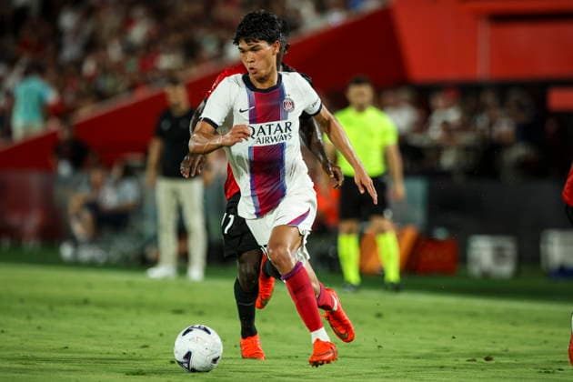 Dro Fernandez (PSG Paris Saint-Germain) controls the ball during the during the pre-season friendly match between RCD Mallorca and Paris Saint-Germain at Estadi Son Moix on August 5, 2026 in Palma de Mallorca, Spain. (Photo by Xavi Bonilla DeFodi Images) - *** Dro Fernandez of PSG (Paris Saint-Germain) controls the ball during the preseason friendly match between RCD Mallorca and Paris Saint-Germain at Estadi Son Moix on August 5, 2026, in Palma de Mallorca, Spain. Photo by Xavi Bonilla, DeFodi Images