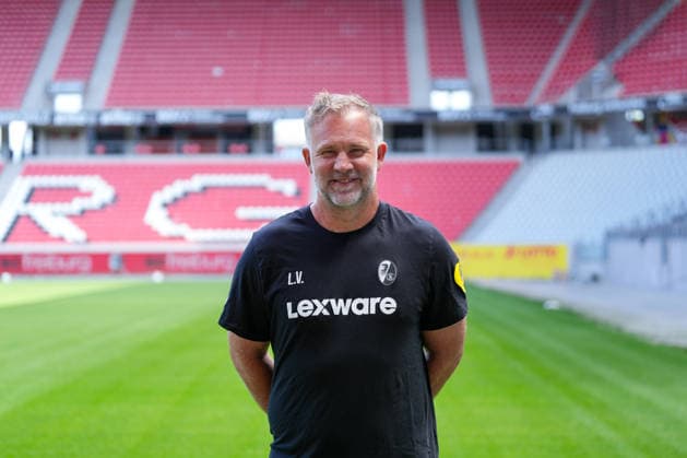 Lars Vossler (SC Freiburg, Co-Trainer); SC Freiburg; 1.BL, Bundesliga, Porträttermin 2026 2027 Freiburg Europa-Park Stadion Baden-Wuerttemberg Deutschland *** Lars Vossler, SC Freiburg; Assistant Coach, SC Freiburg 1 (Bundesliga); Profile Session 2026–2027; Freiburg; Europa-Park Stadium; Baden-Württemberg; Germany Copyright: AA_STEINSIEK.CH