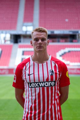 Philipp Lienhart (SC Freiburg, 03); SC Freiburg; 1.BL, Bundesliga, Porträttermin 2026 2027 Freiburg Europa-Park Stadion Baden-Wuerttemberg Deutschland *** Philipp Lienhart, SC Freiburg, March 3, SC Freiburg 1, Bundesliga, Photo Shoot 2026–2027, Freiburg, Europa-Park Stadium, Baden-Württemberg, Germany Copyright: AA_STEINSIEK.CH