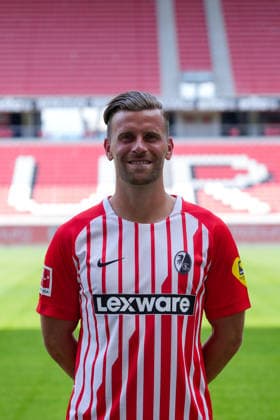 Lucas Höler Lucas Hoeler (SC Freiburg, 09); SC Freiburg; 1.BL, Bundesliga, Porträttermin 2026 2027 Freiburg Europa-Park Stadion Baden-Wuerttemberg Deutschland *** Lucas Höler Lucas Hoeler SC Freiburg, 09 SC Freiburg 1 BL, Bundesliga, Photo Shoot 2026 2027 Freiburg Europa-Park Stadium Baden-Württemberg Germany Copyright: AA_STEINSIEK.CH
