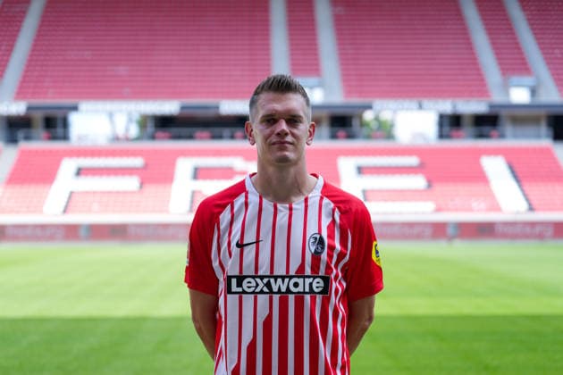 Matthias Ginter (SC Freiburg, 28); SC Freiburg; 1.BL, Bundesliga, Porträttermin 2026 2027 Freiburg Europa-Park Stadion Baden-Wuerttemberg Deutschland *** Matthias Ginter, SC Freiburg, 28, SC Freiburg, 1st Bundesliga, Bundesliga, Photo Shoot 2026 2027, Freiburg, Europa-Park Stadium, Baden-Württemberg, Germany Copyright: AA_STEINSIEK.CH