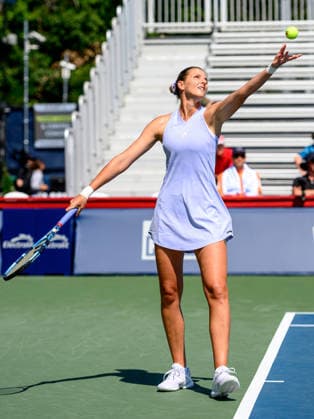 August 5, 2026, Toronto, Ontario, Canada: KAROLINA PLISKOVA of the Czech Republic serves the ball during her second-round match against Mirra Andreeva at the National Bank Open, part of the Hologic WTA, Tennis Damen Tour, at Sobeys Stadium. Tennis 2026: WTA 1000 National Bank Open Presented By Rogers.  - ZUMAr228 20260805_znp_r228_031 Copyright: xVasiliyxRyabykhx