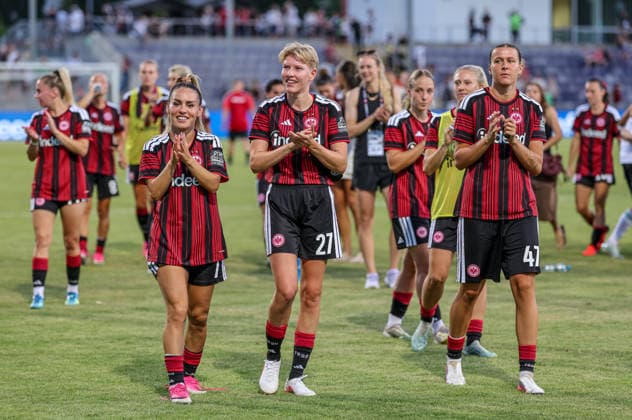 GER, Frankfurt, Eintracht Frankfurt vs AC Omonia Nikosia, UEFA Womens Champions League, Fussball, UEFA, Spielzeit 2026 2027, Stadion am Brentanobad, Qualifikation, Halbfinale im Bild: Eintracht Frankfurt Frauen feiern den 8:0 Sieg nach Toren gegen Nikosia in der UEFA Champions League Qualifikation, Jubel, Freude und Emotionen, Ereleta Memeti (Eintracht Frankfurt Frauen 7), Paulina Krumbiegel (Eintracht Frankfurt Frauen 27), Larissa Mühlhaus (Eintracht Frankfurt Frauen 47) DFB DFL REGULATIONS PROHIBIT ANY USE OF PHOTOGRAPHS AS IMAGE SEQUENCES AND OR QUASI-VIDEO, 05.08.2026 *** GER, Frankfurt, Eintracht Frankfurt vs. AC Omonia Nicosia, UEFA Women s Champions League, Soccer, UEFA, 2026–2027 Season, Brentanobad Stadium, Qualifying Round, Semifinals in Pictures: Eintracht Frankfurt Women celebrate their 8–0 victory over Nicosia in the UEFA Women’s Champions League qualifying round, cheering, joy, and emotion; Ereleta Memeti (Eintracht Frankfurt Women, No. 7), Paulina Krumbiegel (Eintracht Frankfurt Women, No. 27), Larissa Mühlhaus, Eintracht Frankfurt Women 47. DFB and DFL regulations prohibit any use of photographs as image sequences and or quasi-video. August 5, 2026 Copyright: HMBxMedia HendrikxHamelau