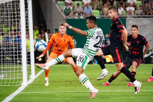 Cadu and Michal Sacek seen during UEFA Europa League qualifying game between teams of Ferencvaros and Gornik Zabrze (Matej Sagan Ball Raw Images) Budapest Groupama Arena Slovakia Copyright: xMatejxSaganx DSC01571-2
