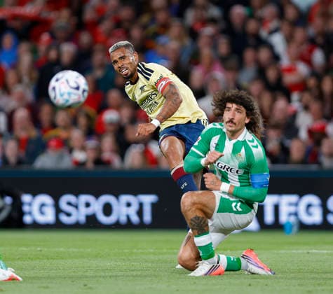 RECORD DATE NOT STATED 5th August 2026; Aviva Stadium, Dublin, Ireland; Friendly Football, Arsenal versus Real Betis; Gabriel Jesus of Arsenal takes a shot towards goalkeeper Alvaro Valles of Real Betis PeterxFitzpatrick