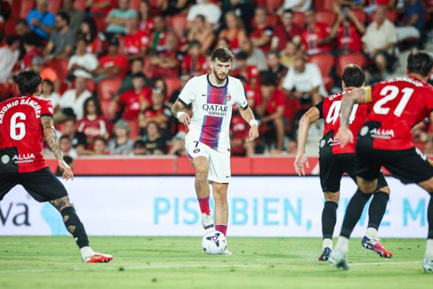RCD Mallorca Vs Paris Saint-Germain - Trofeu Ciutat De Palma Khvicha Kvaratskhelia of Paris Saint-Germain controls the ball during the Trofeu Ciutat de Palma friendly match between RCD Mallorca and Paris Saint-Germain at Estadi Son Moix, on August 5, 2026. Palma de Mallorca Spain  Copyright: xGongorax originalFilename:bonilla-rcdmallo260805_npYTO.jpg