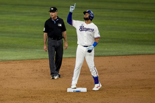August 5, 2026, Arlington, Texas, USA: Texas Rangers catcher ELIAS DIAZ (35) reacts to hitting a double against the San Francisco Giants at Globe Life Field. Rangers win 6-0. MLB, Baseball Herren, USA 2026: Rangers 6:0 Giants  - ZUMAf180 20260805_zsp_f180_007 Copyright: xMarkxFannx