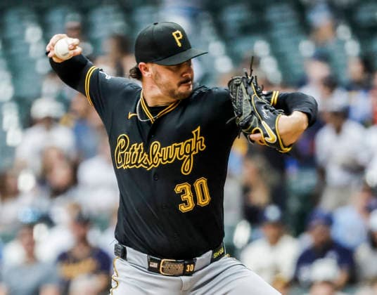 Pittsburgh Pirates starting pitcher Paul Skenes throws in the first inning of the MLB, Baseball Herren, USA game between the Pittsburgh Pirates and the Milwaukee Brewers at American Family Field in Milwaukee, Wisconsin on Wednesday, August 5, 2026.  MIL20260805805 TANNENxMAURY