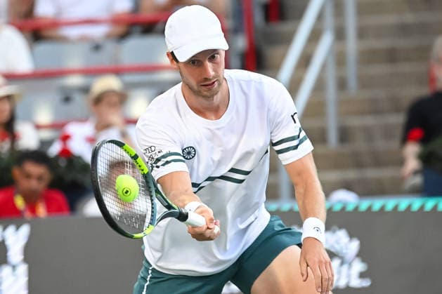 MONTREAL, QC - AUGUST 05: Botic Van De Zandschulp from Netherlands returns the ball against Daniil Medvedev during their singles second round match on day three of the ATP, Tennis Herren 1000 National Bank Open presented by Rogers at Stade IGA on August 5, 2026 in Montreal, Quebec, Canada.(Photo by Vincent Ethier Icon Sportswire) TENNIS: AUG 05 National Bank Open EDITORIAL USE ONLY Icon2608052696