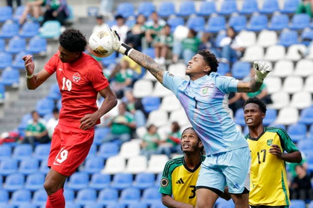 CONCACAF U-20 Championship - Canada vs Jamaica Marius Aiyenero (L) of Canada vies for the ball with Jahmarie Nolan (R) of Jamaica during a CONCACAF U-20 Championship match between Canada and Jamaica at Cuauhtemoc Stadium in Puebla, Mexico, 05 August 2026. Puebla Mexico  Copyright: xHildaxRiosx