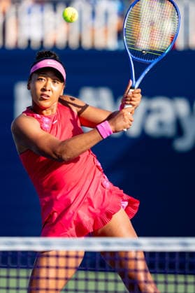 TORONTO, ON - AUGUST 05: Naomi Osaka of Japan returns a shot during her match at the WTA, Tennis Damen National Bank Open tournament on August 5, 2026 at Sobeys Stadium in Toronto, ON, Canada (Photo by Julian Avram Icon Sportswire) TENNIS: AUG 05 National Bank Open EDITORIAL USE ONLY Icon2608050205