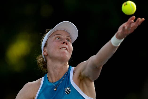 TORONTO, ON - AUGUST 05: Liudmila Samsonova of Russia serves the ball during her match at the WTA, Tennis Damen National Bank Open tournament on August 5, 2026 at Sobeys Stadium in Toronto, ON, Canada (Photo by Julian Avram Icon Sportswire) TENNIS: AUG 05 National Bank Open EDITORIAL USE ONLY Icon2608050239