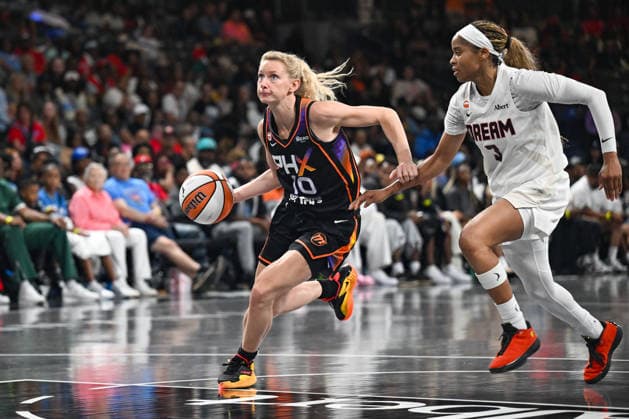 COLLEGE PARK, GA - AUGUST 05: Phoenix guard Lexi Held (10) drives to the basket during the WNBA, Basketball Damen, USA game between the Phoenix Mercury and the Atlanta Dream on August 5th, 2026 at the Gateway Center in College Park, GA. (Photo by Rich von Biberstein Icon Sportswire) WNBA: AUG 05 Phoenix Mercury at Atlanta Dream EDITORIAL USE ONLY Icon260805044
