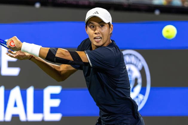 August 5, 2026, Montreal, Quebec, Canada: LEARNER TIEN (12) from USA backhand in match against Gael Monfils from France in second round at Canadian Open at IGA stadium in Montreal, Quebec, Canada on 2026-08-05 TENNIS: Canadian Open Montreal 2026  - ZUMAl189 20260805_zsp_l189_116 Copyright: xYannickxLegarex