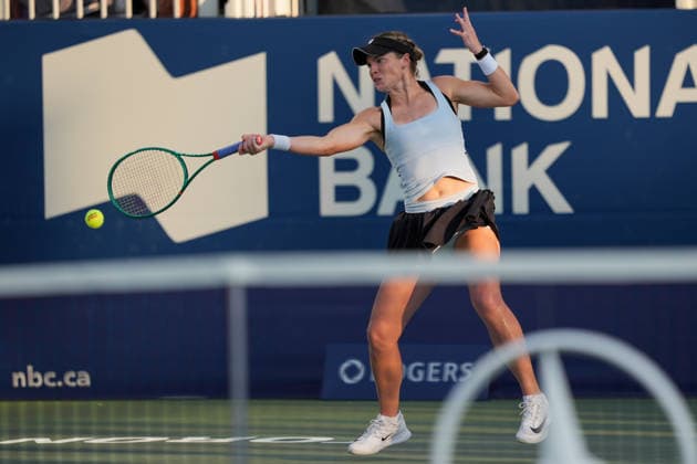 WTA, Tennis Damen Masters 1000 National Bank Open Toronto 2026 - Round of 64 - Day 5 Caty McNally of United States lunges to play a forehand during the Women™s Singles round of 64 match against Linda Noskova of Czech Republic on day 5 of the WTA Masters 1000 National Bank Open at Sobeys Stadium on August 5, 2026, in Toronto, Canada. (Photo by Leonardo Ramirez Eyepix Group) Copyright: xLeonardoxRamirezx xEyepixxGroupx LR_04082026_08603