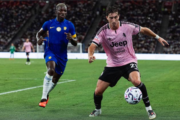 HONG KONG, CHINA - AUGUST 05: Fabio Miretti of Juventus and Moises Caicedo of Chelsea compete for the ball in a match between Chelsea and Juventus during Hong Kong Football Festival 2026 at Kai Tak Stadium on August 5, 2026 in Hong Kong, China.  Copyright: xVCGx 111658319692