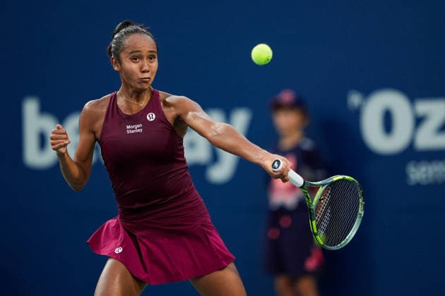 WTA, Tennis Damen Masters 1000 National Bank Open Toronto 2026 - Round of 64 - Day 5 Leylah Fernandez of Canada plays a backhand during the Women™s Singles round of 64 match against Renata Zarazua of Mexico on day 5 of the WTA Masters 1000 National Bank Open at Sobeys Stadium on August 5, 2026, in Toronto, Canada. (Photo by Leonardo Ramirez Eyepix Group) Copyright: xLeonardoxRamirezx xEyepixxGroupx LR_04082026_08673