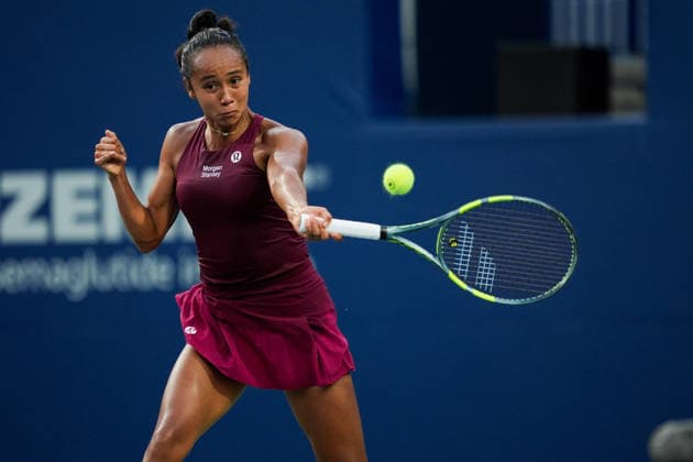 WTA, Tennis Damen Masters 1000 National Bank Open Toronto 2026 - Round of 64 - Day 5 Leylah Fernandez of Canada plays a backhand during the Women™s Singles round of 64 match against Renata Zarazua of Mexico on day 5 of the WTA Masters 1000 National Bank Open at Sobeys Stadium on August 5, 2026, in Toronto, Canada. (Photo by Leonardo Ramirez Eyepix Group) Copyright: xLeonardoxRamirezx xEyepixxGroupx LR_04082026_08677