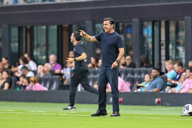 August 5, 2026, Miami, Florida, USA: Manager GUILLERMO ABASCAL of Atlo tico San Luis looks on during a Leagues Cup 2026 soccer match between Inter Miami CF and Atletico de San Luis Miami USA - ZUMAa257 20260805_zsp_a257_002 Copyright: xChrisxArjoonx