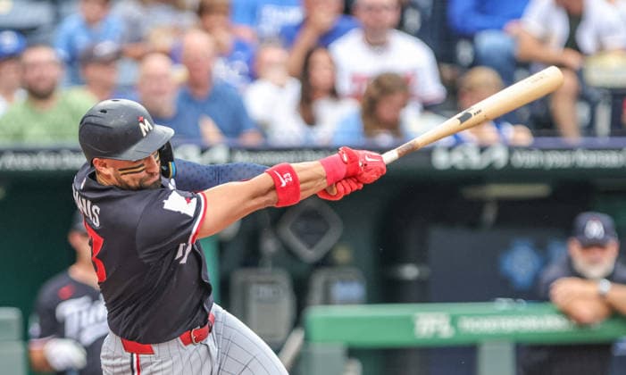 AUG 05, 2026: Minnesota Twins infielder Royce Lewis (23) at bat against the Kansas City Royals at Kauffman Stadium Kansas City, MO. CSM MLB, Baseball Herren, USA 2026: Twins Vs Royals August 5th  - ZUMAc04_ 20260805_zma_c04_035 Copyright: xRomanxPunox
