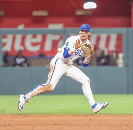 AUG 05, 2026: Kansas City Royals shortstop Bobby Witt Jr. (7) fields a ground ball against the Minnesota Twins at Kauffman Stadium Kansas City, MO. CSM Kansas City United States - ZUMAc04_ 20260805_zma_c04_045 Copyright: xRomanxPunox