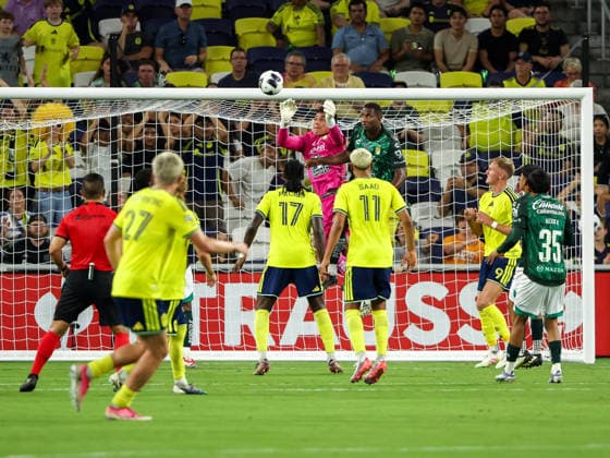 August 5, 2026: Club Leon goalkeeper Oscar Garcia (23) makes a save during a Leagues Cup match between Leon and Nashville SC at Geodis Park in Nashville, TN. CSM Nashville United States of America - ZUMAc04_ 20260805_zma_c04_072 Copyright: xStephenxFurstx