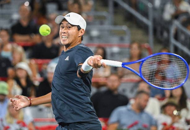 August 5, 2026, Montreal, Pq, Canada: Learner Tien of the United States plays a shot to Gael Monfils of France during their second round match at the National Bank Open tennis tournament in Montreal, on Wednesday, August 5, 2026. Canada News - August 5, 2026  - ZUMAc35_ 20260805_zaf_c35_184 Copyright: xGrahamxHughesx