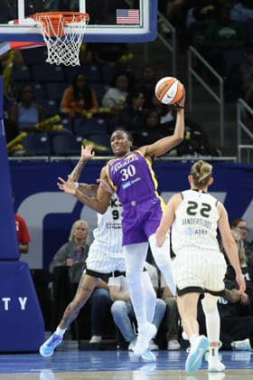 CHICAGO, USA - August 5: Nneka Ogwumike (30 Los Angeles Sparks) in action during the WNBA, Basketball Damen, USA game between the Chicago Sky and Los Angeles Sparks at Wintrust Arena on Monday, August 5 in Chicago, USA  Copyright: xShainaxBenhiyoun SPPx Sportspressphoto_SPR201436