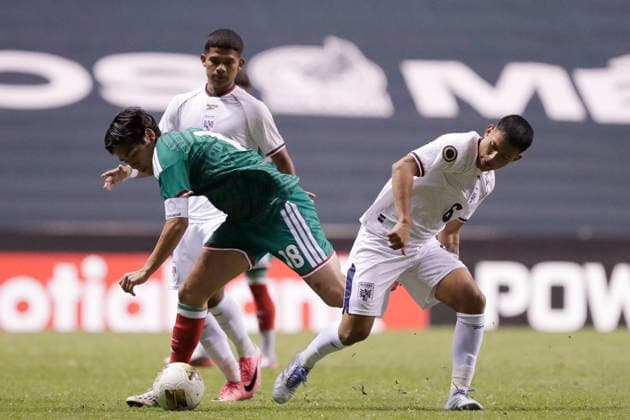 CONCACAF U-20 Championship - Mexico vs Panama Samir Inda (L) of Mexico vies for the ball with Klissman de Gracia of Panama during a CONCACAF U-20 Championship match between Mexico and Panama at Cuauhtemoc Stadium in Puebla, Mexico, 05 August 2026. Puebla Mexico  Copyright: xHildaxRiosx