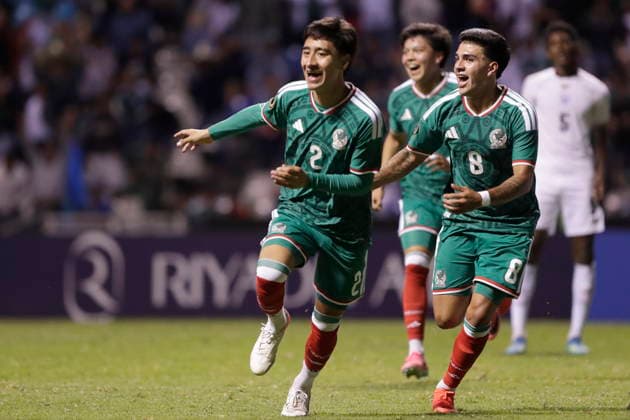 CONCACAF U-20 Championship - Mexico vs Panama Juan Echilvestre (C) and Juan Sigala of Mexico celebrate a goal during a CONCACAF U-20 Championship match between Mexico and Panama at Cuauhtemoc Stadium in Puebla, Mexico, 05 August 2026. Puebla Mexico  Copyright: xHildaxRiosx