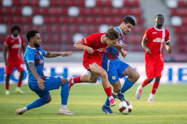 FUSSBALL REGIONALLIGA NORDOST - SAISON 2026-2027 - 3. SPIELTAG FC ROT WEISS ERFURT - SV TASMANIA BERLIN ** NUR FÜR REDAKTIONELLE ZWECKE ** EDITORIAL USE ONLY **<p>05 08 2026-Erfurt: Fussball Regionalliga Nordost 3. Spieltag Saison 2026-2027 Steigerwaldstadion FC Rot Weiss Erfurt - SV Tasmania Berlin im Foto: Artur Andreichyk 77 (FC Rot Weiss Erfurt) im Zweikampf mit Deji Beyreuther 26 (SV Tasmania Berlin) und Youssef Labbouz 3 (SV Tasmania Berlin) ( Deutschland Thueringen Erfurt Copyright: SaschaxFromm *** SOCCER REGIONAL LEAGUE NORTHEAST 2026–2027 SEASON, MATCHDAY 3: FC ROT WEISS ERFURT VS. SV TASMANIA BERLIN ** FOR EDITORIAL PURPOSES ONLY ** EDITORIAL USE ONLY ** p August 5, 2026 Erfurt Soccer Regional League Northeast Matchday 3, 2026–2027 Season, Steigerwaldstadion: FC Rot Weiss Erfurt vs. SV Tasmania Berlin. Photo by Artur Andreichyk: No. 77 FC Rot Weiss Erfurt in a tackle with Deji Beyreuther 26 SV Tasmania Berlin and Youssef Labbouz 3 SV Tasmania Berlin Germany Thuringia Erfurt Copyright SaschaxFromm Copyright: SaschaxFromm doc871c423bg7qb2ra9ubn ,EDITORIAL USE ONLY