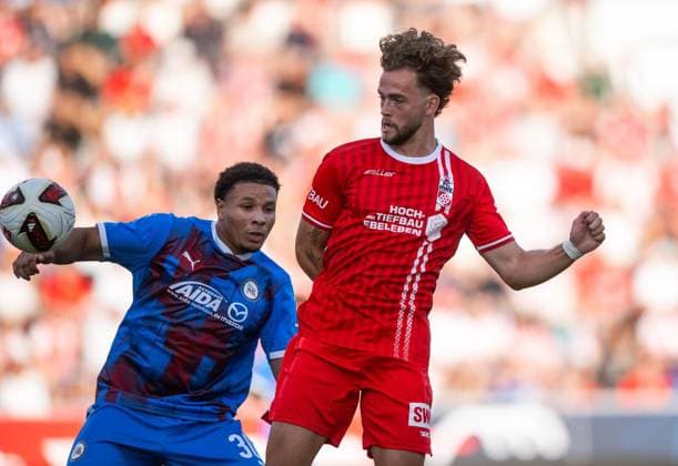 FUSSBALL REGIONALLIGA NORDOST - SAISON 2026-2027 - 3. SPIELTAG FC ROT WEISS ERFURT - SV TASMANIA BERLIN ** NUR FÜR REDAKTIONELLE ZWECKE ** EDITORIAL USE ONLY **<p>05 08 2026-Erfurt: Fussball Regionalliga Nordost 3. Spieltag Saison 2026-2027 Steigerwaldstadion FC Rot Weiss Erfurt - SV Tasmania Berlin im Foto: Luca Kerkemeyer 28 (FC Rot-Weiß Erfurt) im Zweikampf mit Danil Wostrikow 30 (SV Tasmania Berlin) ( Deutschland Thueringen Erfurt Copyright: SaschaxFromm *** SOCCER REGIONAL LEAGUE NORTHEAST 2026–2027 SEASON, MATCHDAY 3: FC ROT WEISS ERFURT VS. SV TASMANIA BERLIN ** FOR EDITORIAL PURPOSES ONLY ** EDITORIAL USE ONLY ** Aug. 5, 2026 Erfurt Soccer Regional League Northeast Matchday 3, 2026–2027 Season, Steigerwaldstadion: FC Rot-Weiss Erfurt vs. SV Tasmania Berlin. In the photo: Luca Kerkemeyer (No. 28) of FC Rot-Weiss Erfurt in a tackle with Danil Wostrikow 30 SV Tasmania Berlin Germany Thuringia Erfurt Copyright SaschaxFromm Copyright: SaschaxFromm doc871cbibetddejdvvuew ,EDITORIAL USE ONLY