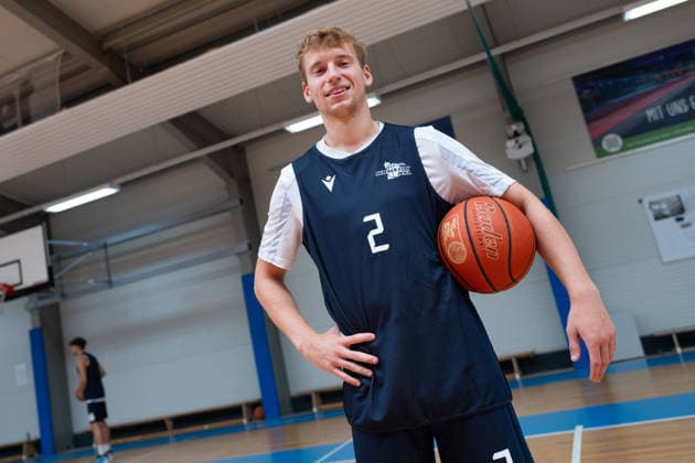 easycredit BBL Basketball Bundesliga 2026 2027 Medientraining Science City Jena am 06.08.2026 Nach einer Saison Leihe nach Bremerhaven ist Raphael Falkenthal wieder im Kader von Jena Sparkassen Arena *** easycredit BBL Basketball Bundesliga 2026–2027 Media Training at Science City Jena on August 6, 2026. After a season on loan to Bremerhaven, Raphael Falkenthal is back on the Jena Sparkassen Arena roster.