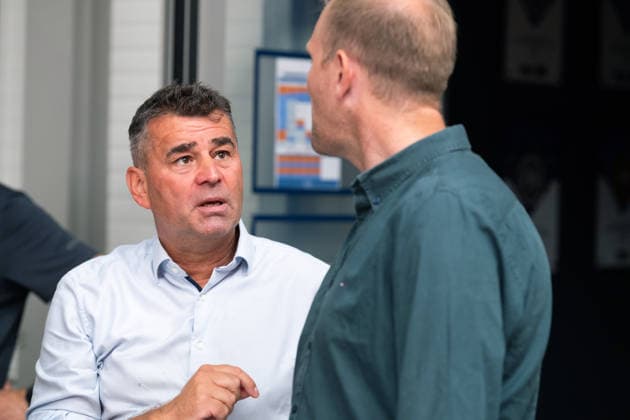 easycredit BBL Basketball Bundesliga 2026 2027 Medientraining Science City Jena am 06.08.2026 Im Austausch v.li. Jenas Boss Geschäftsführer Lars Eberlein mit Thomas Fleddermann (Geschäftsleitung) Sparkassen Arena *** easycredit BBL Basketball Bundesliga 2026–2027 Media Training at Science City Jena on August 6, 2026. In conversation (from left): Jena’s CEO Lars Eberlein and Thomas Fleddermann, a member of the Sparkassen Arena management team.