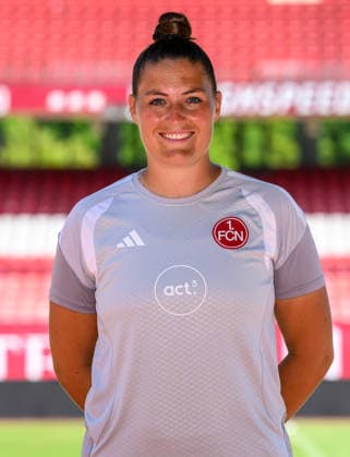 04.08.2026 - 1. FC Nürnberg FCN ( Club Clubfrauen ) - 1. Frauen Fussball Bundesliga BL - Saison 2026 2027 - Fototermin Porträttermin Vorstellung Präsentation Pressetermin - - xwoxzix - Einzelbild Einzelfoto Portrait Porträt Kopfbild - Isabel Bauer ( Co-Trainerin 1. FC Nürnberg FCN ) *** August 4, 2026 1. FC Nürnberg (FCN) Women s Club Women s Soccer Bundesliga (BL) 2026–2027 Season Photo Shoot Portrait Session Introduction Presentation Press Conference xwoxzix Single Image Individual Photo Portrait Headshot Isabel Bauer Assistant Coach 1 1. FC Nuremberg (FCN)