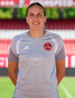 04.08.2026 - 1. FC Nürnberg FCN ( Club Clubfrauen ) - 1. Frauen Fussball Bundesliga BL - Saison 2026 2027 - Fototermin Porträttermin Vorstellung Präsentation Pressetermin - - xwoxzix - Einzelbild Einzelfoto Portrait Porträt Kopfbild - Laura Lücker ( Teammanager 1. FC Nürnberg FCN ) *** August 4, 2026 1 FC Nürnberg FCN Club Women s Team Women s Soccer Bundesliga (BL) 2026–2027 Season Photo Shoot Portrait Session Introduction Presentation Press Conference xwoxzix Single Image Individual Photo Portrait Headshot Laura Lücker Team Manager 1 FC Nuremberg FCN