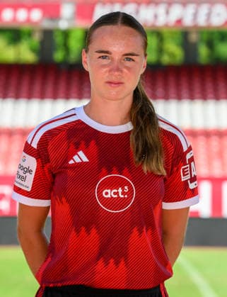 04.08.2026 - 1. FC Nürnberg FCN ( Club Clubfrauen ) - 1. Frauen Fussball Bundesliga BL - Saison 2026 2027 - Fototermin Porträttermin Vorstellung Präsentation Pressetermin - - xwoxzix - Einzelbild Einzelfoto Portrait Porträt Kopfbild - Charline Coutel (6, 1. FC Nürnberg FCN ) *** August 4, 2026 1 FC Nuremberg FCN Club Women s Team 1 Women s Soccer Bundesliga (BL) 2026–2027 Season Photo Shoot Portrait Session Introduction Presentation Press Event xwoxzix Single Image Individual Photo Portrait Headshot Charline Coutel 6, 1 FC Nuremberg FCN