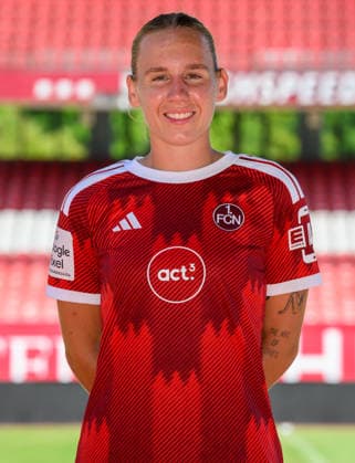 04.08.2026 - 1. FC Nürnberg FCN ( Club Clubfrauen ) - 1. Frauen Fussball Bundesliga BL - Saison 2026 2027 - Fototermin Porträttermin Vorstellung Präsentation Pressetermin - - xwoxzix - Einzelbild Einzelfoto Portrait Porträt Kopfbild - Emöke Emoeke Papai (15, 1. FC Nürnberg FCN ) *** August 4, 2026 1. FC Nürnberg (FCN) Women s Club Women s Soccer Bundesliga (BL) 2026–2027 Season Photo Shoot Portrait Session Introduction Presentation Press Conference xwoxzix Single Image Individual Photo Portrait Headshot Emöke Emoeke Papai 15, 1 FC Nuremberg FCN