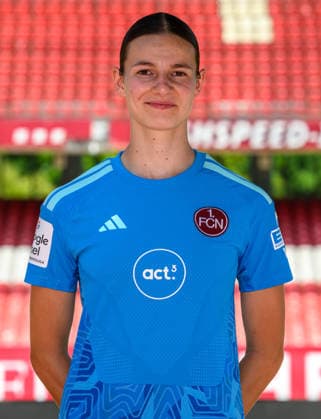 04.08.2026 - 1. FC Nürnberg FCN ( Club Clubfrauen ) - 1. Frauen Fussball Bundesliga BL - Saison 2026 2027 - Fototermin Porträttermin Vorstellung Präsentation Pressetermin - - xwoxzix - Einzelbild Einzelfoto Portrait Porträt Kopfbild - Sina Tölzel Toelzel (31, 1. FC Nürnberg FCN ) *** August 4, 2026 1 FC Nürnberg FCN Club Women s Team Women s Soccer Bundesliga (BL) 2026–2027 Season Photo Shoot Portrait Session Introduction Presentation Press Event xwoxzix Single Image Individual Photo Portrait Headshot Sina Tölzel Toelzel 31, 1 FC Nuremberg FCN