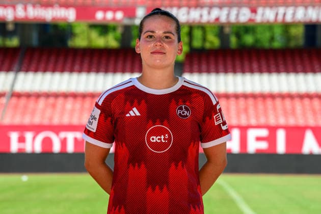 04.08.2026 - 1. FC Nürnberg FCN ( Club Clubfrauen ) - 1. Frauen Fussball Bundesliga BL - Saison 2026 2027 - Fototermin Porträttermin Vorstellung Präsentation Pressetermin - - xwoxzix - Einzelbild Einzelfoto Portrait Porträt Kopfbild - Jonna Brengel (10, 1. FC Nürnberg FCN ) *** August 4, 2026 1 FC Nürnberg FCN Club Women s Team Women s Soccer Bundesliga (BL) 2026–2027 Season Photo Shoot Portrait Session Introduction Presentation Press Event xwoxzix Single Image Individual Photo Portrait Headshot Jonna Brengel 10, 1 FC Nuremberg FCN