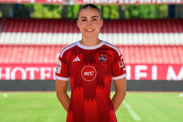 04.08.2026 - 1. FC Nürnberg FCN ( Club Clubfrauen ) - 1. Frauen Fussball Bundesliga BL - Saison 2026 2027 - Fototermin Porträttermin Vorstellung Präsentation Pressetermin - - xwoxzix - Einzelbild Einzelfoto Portrait Porträt Kopfbild - Lara Meroni (11, 1. FC Nürnberg FCN ) *** August 4, 2026 1 FC Nuremberg FCN Club Women s Team Women s Soccer Bundesliga (BL) 2026–2027 Season Photo Shoot Portrait Session Introduction Presentation Press Event xwoxzix Single Image Single Photo Portrait Headshot Lara Meroni 11, 1 FC Nuremberg FCN