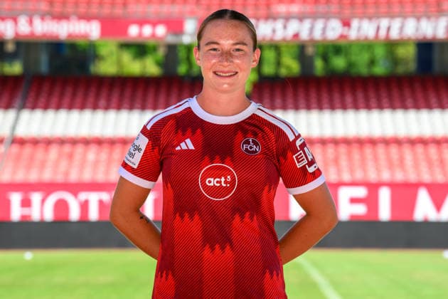 04.08.2026 - 1. FC Nürnberg FCN ( Club Clubfrauen ) - 1. Frauen Fussball Bundesliga BL - Saison 2026 2027 - Fototermin Porträttermin Vorstellung Präsentation Pressetermin - - xwoxzix - Einzelbild Einzelfoto Portrait Porträt Kopfbild - Zuzanna Grzywinska (16, 1. FC Nürnberg FCN ) *** August 4, 2026 1 FC Nürnberg FCN Club Women s Team Women s Soccer Bundesliga (BL) 2026–2027 Season Photo Shoot Portrait Session Introduction Presentation Press Event xwoxzix Single Image Individual Photo Portrait Headshot Zuzanna Grzywinska 16, 1 FC Nuremberg FCN