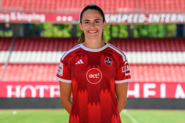 04.08.2026 - 1. FC Nürnberg FCN ( Club Clubfrauen ) - 1. Frauen Fussball Bundesliga BL - Saison 2026 2027 - Fototermin Porträttermin Vorstellung Präsentation Pressetermin - - xwoxzix - Einzelbild Einzelfoto Portrait Porträt Kopfbild - Marie Bleil (17, 1. FC Nürnberg FCN ) *** August 4, 2026 1 FC Nuremberg FCN Club Women s Team 1 Women s Soccer Bundesliga (BL) 2026–2027 Season Photo Shoot Portrait Session Introduction Presentation Press Event xwoxzix Single Image Individual Photo Portrait Headshot Marie Bleil 17, 1 FC Nuremberg FCN