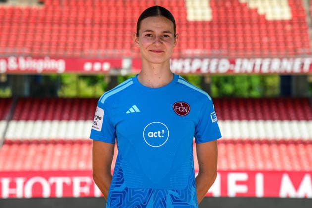 04.08.2026 - 1. FC Nürnberg FCN ( Club Clubfrauen ) - 1. Frauen Fussball Bundesliga BL - Saison 2026 2027 - Fototermin Porträttermin Vorstellung Präsentation Pressetermin - - xwoxzix - Einzelbild Einzelfoto Portrait Porträt Kopfbild - Sina Tölzel Toelzel (31, 1. FC Nürnberg FCN ) *** August 4, 2026 1 FC Nürnberg FCN Club Women s Team Women s Soccer Bundesliga (BL) 2026–2027 Season Photo Shoot Portrait Session Introduction Presentation Press Event xwoxzix Single Image Individual Photo Portrait Headshot Sina Tölzel Toelzel 31, 1 FC Nuremberg FCN